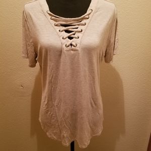 EUC Mudd juniors' lace up V-neck tee